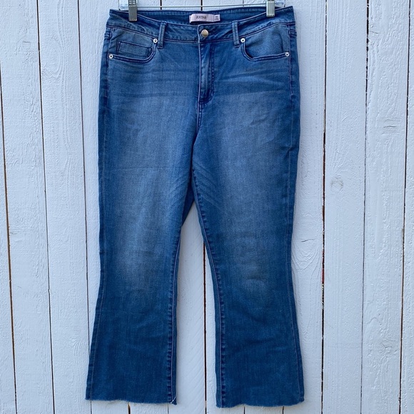 Justfab Cropped Jeans - Picture 1 of 8